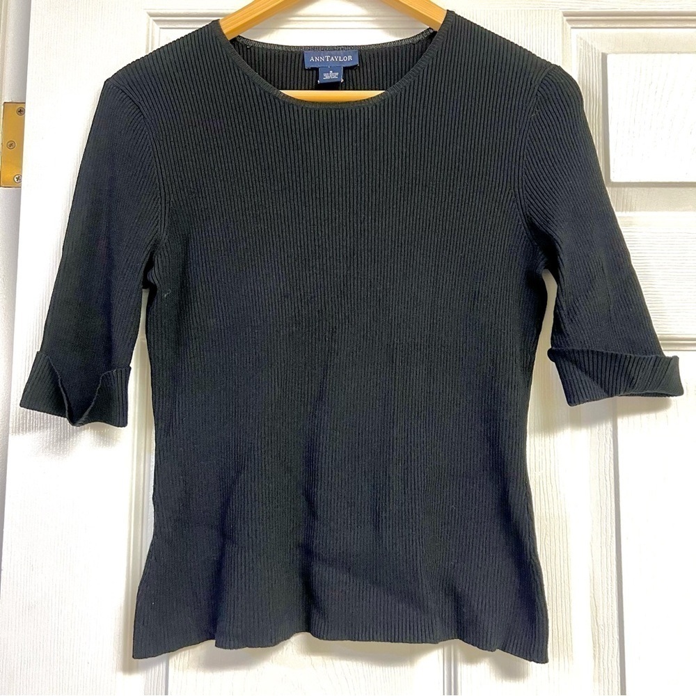 ANN TAYLOR Y2K black RIB KNIT CROP TOP stretchy comfy closet staple women’s S